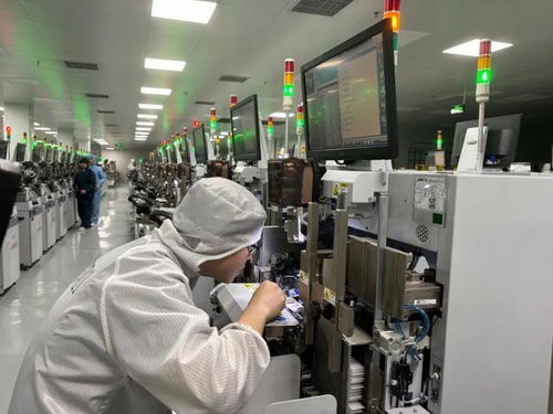 從300條產線的代工廠到3500條產線的 領頭羊 青山湖區助力兆馳光電創新發展,帶動全區電子信息產業提檔升級